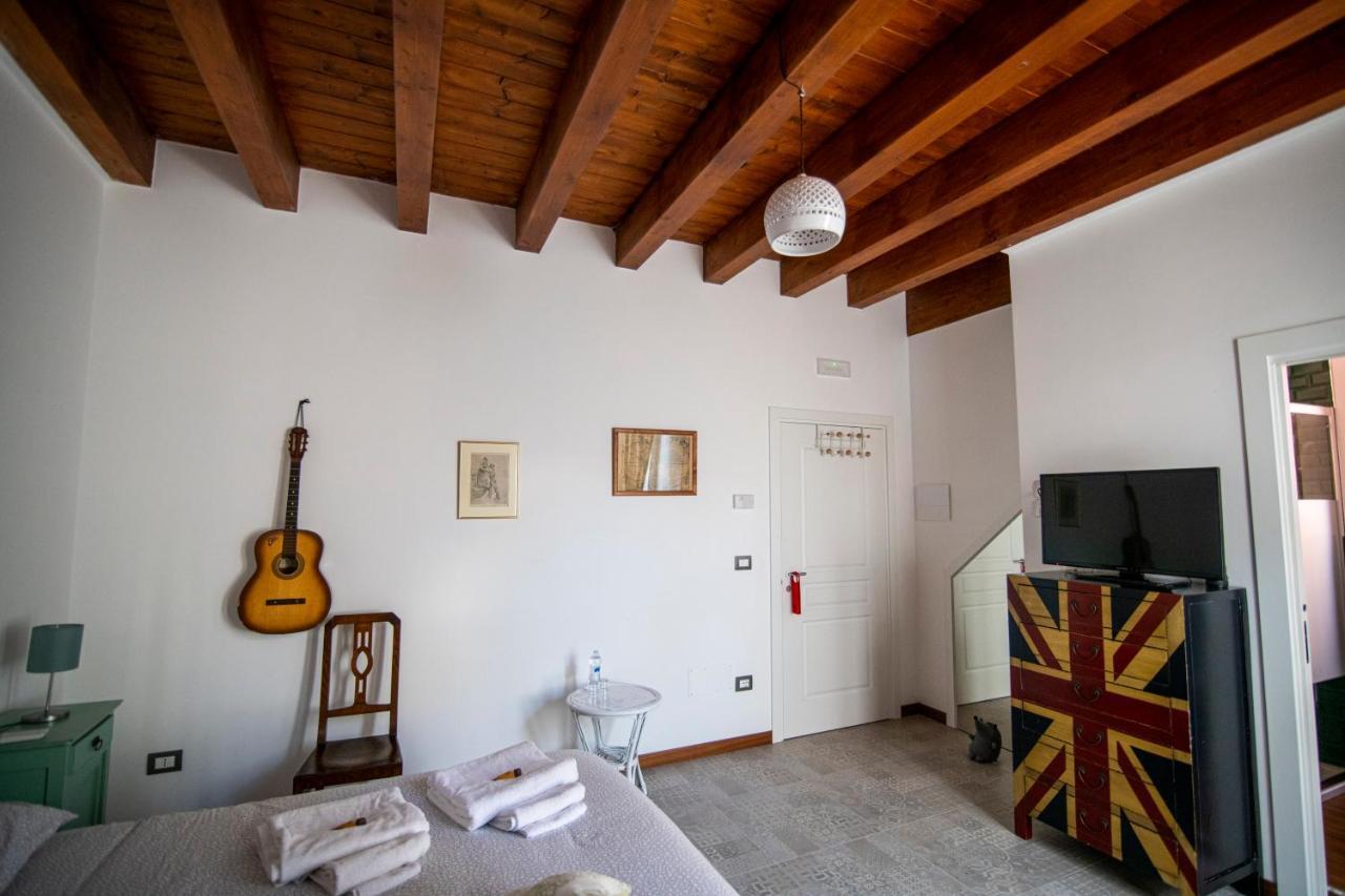 Redmood Guesthouse Barletta Exteriör bild